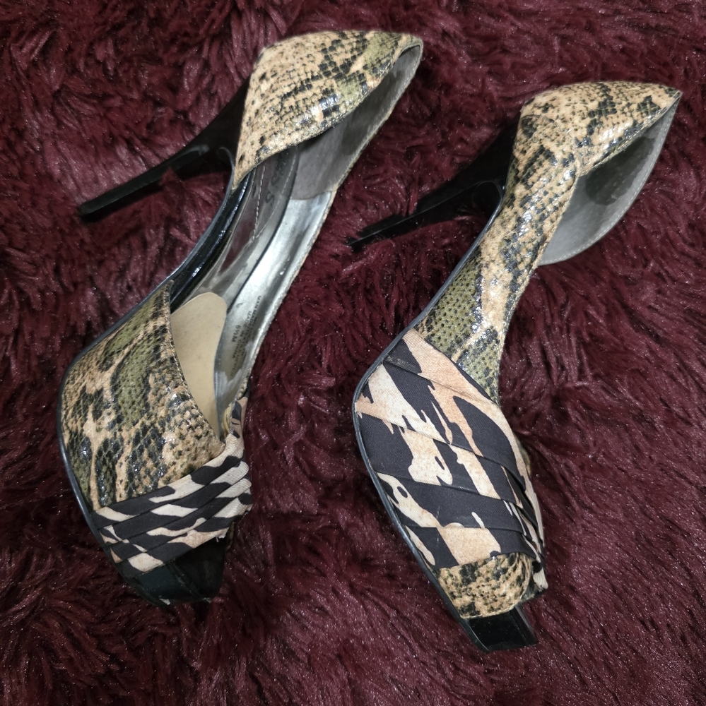 Guess Women's Patterned Brown Peep-Toe Heels